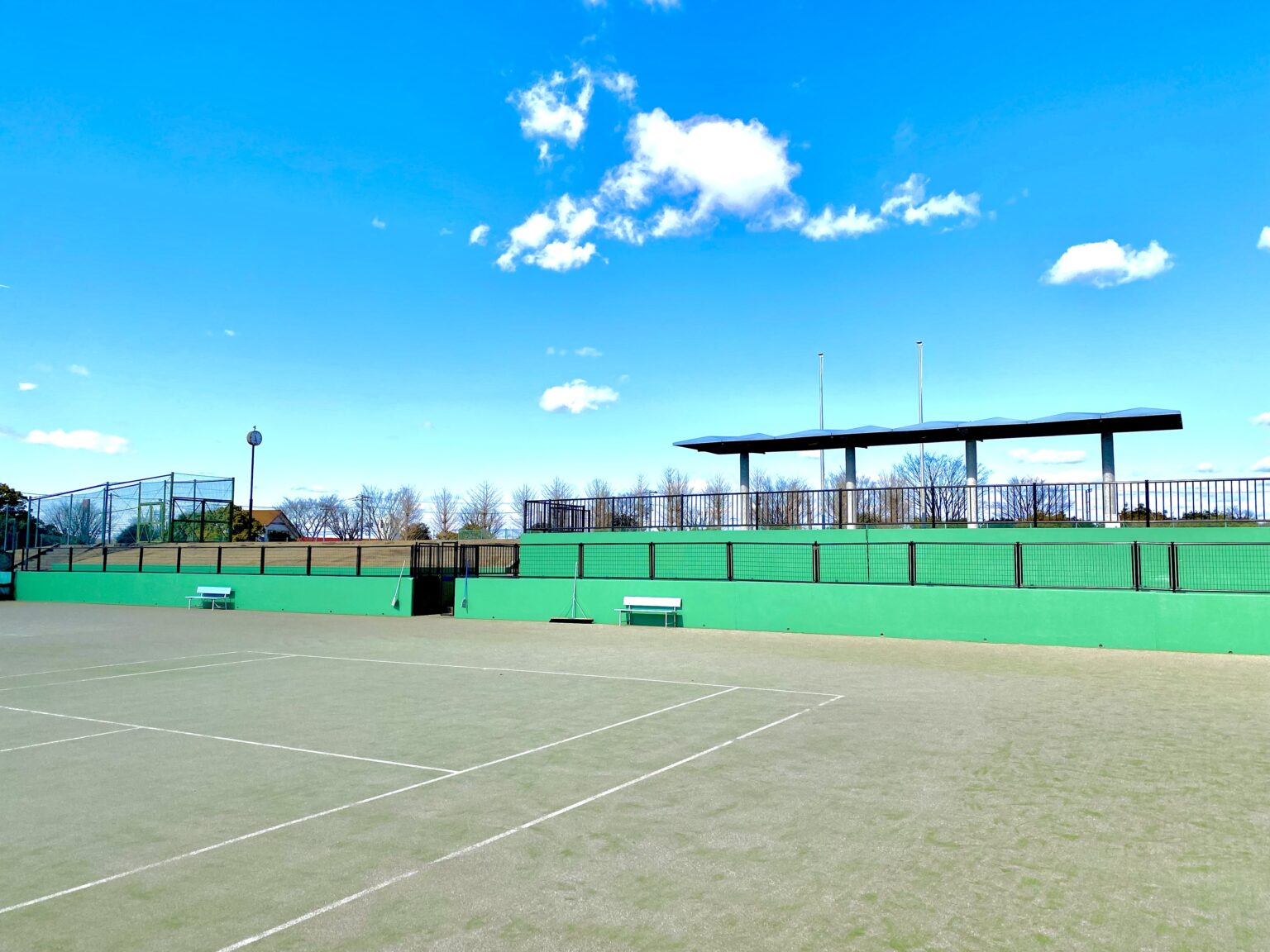 総合運動公園テニスコートの壁面塗装作業完了! ひたちなか市公共スポーツ施設 総合運動公園テニスコートの壁面塗装作業完了! ひたちなか市公共スポーツ施設